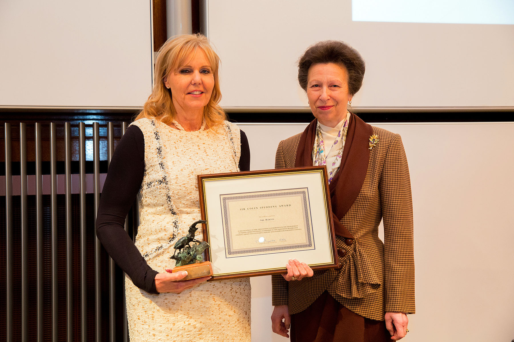 2016-winner-sue-martin-with-hrh-the-princess-royal