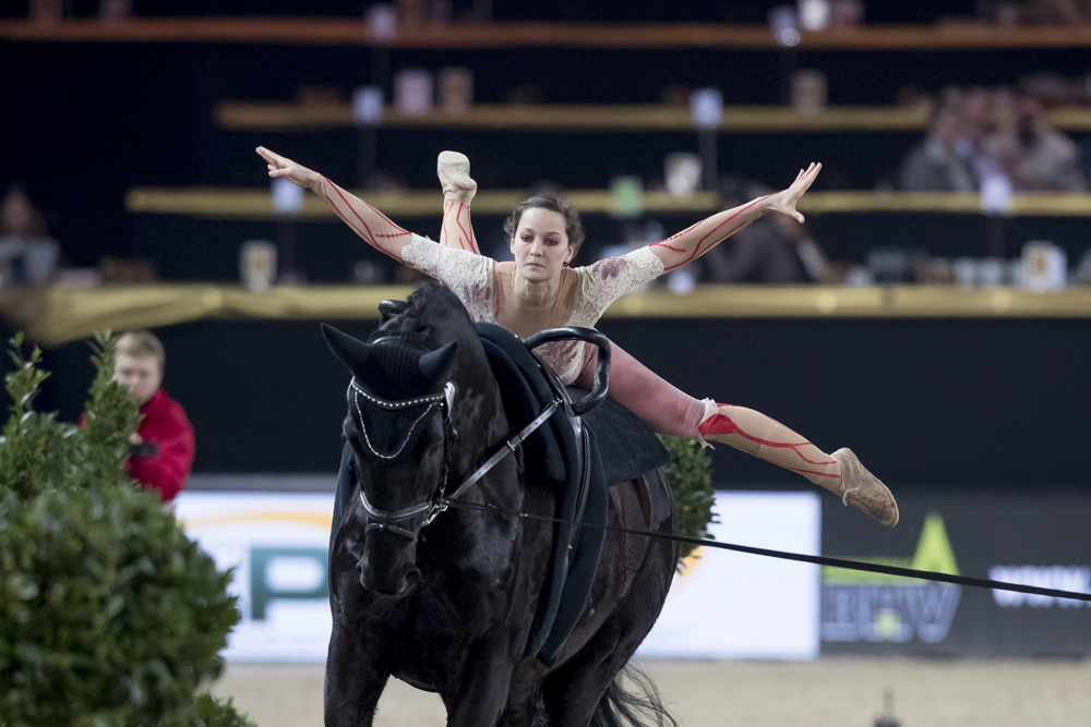 World No. 1, Germany’s Kristina Boe, got her FEI World Cup™ Vaulting 2016/2017 campaign off to the perfect start with victory at the fourth leg of the series in Mechelen, Belgium. © Dirk Caremans/FEI