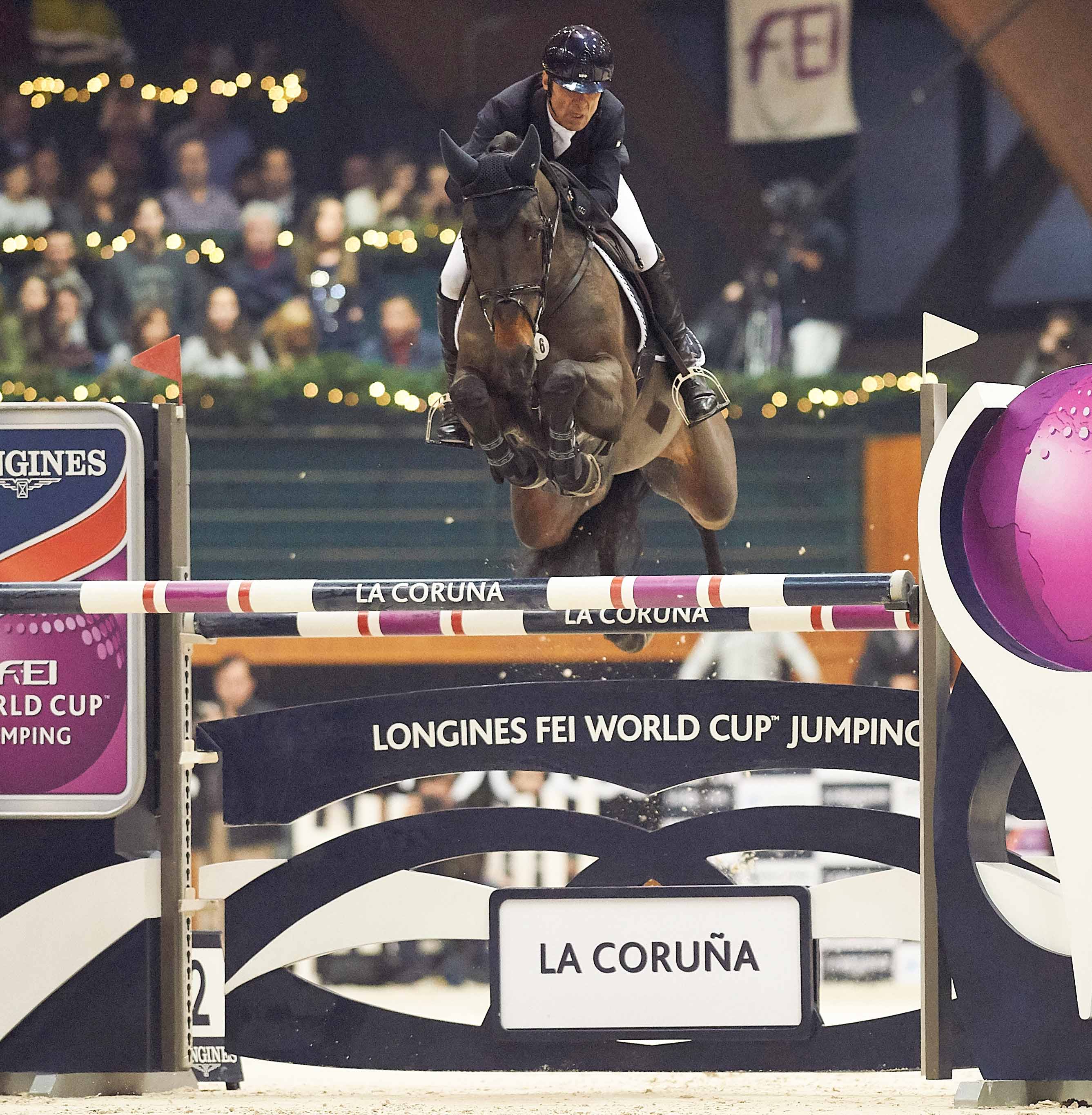 Colombia’s Carlos Lopez galloped to victory with Admara in the seventh leg of the Longines FEI World Cup™ Jumping 2016/2017 Western European League at La Coruña in Spain. © Hervé Bonnaud/FEI