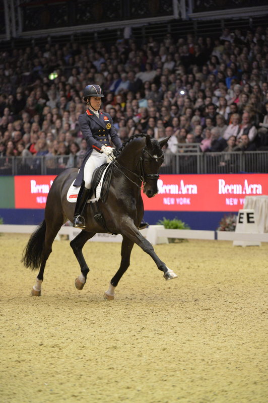 Charlotte DuJardin riding Uthopia