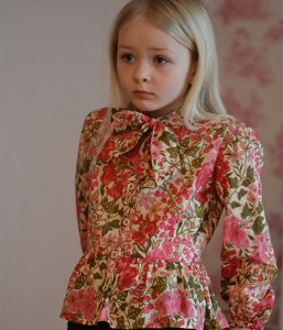 Evie_Blouse_Fuchsia_grande