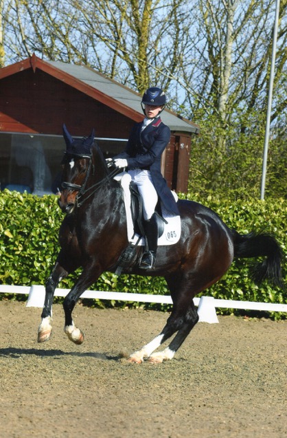 Elizabeth riding ‘Pioneer Rosie’ owned by Roy Broughton and Rachel Jones. © Kevin Sparrow